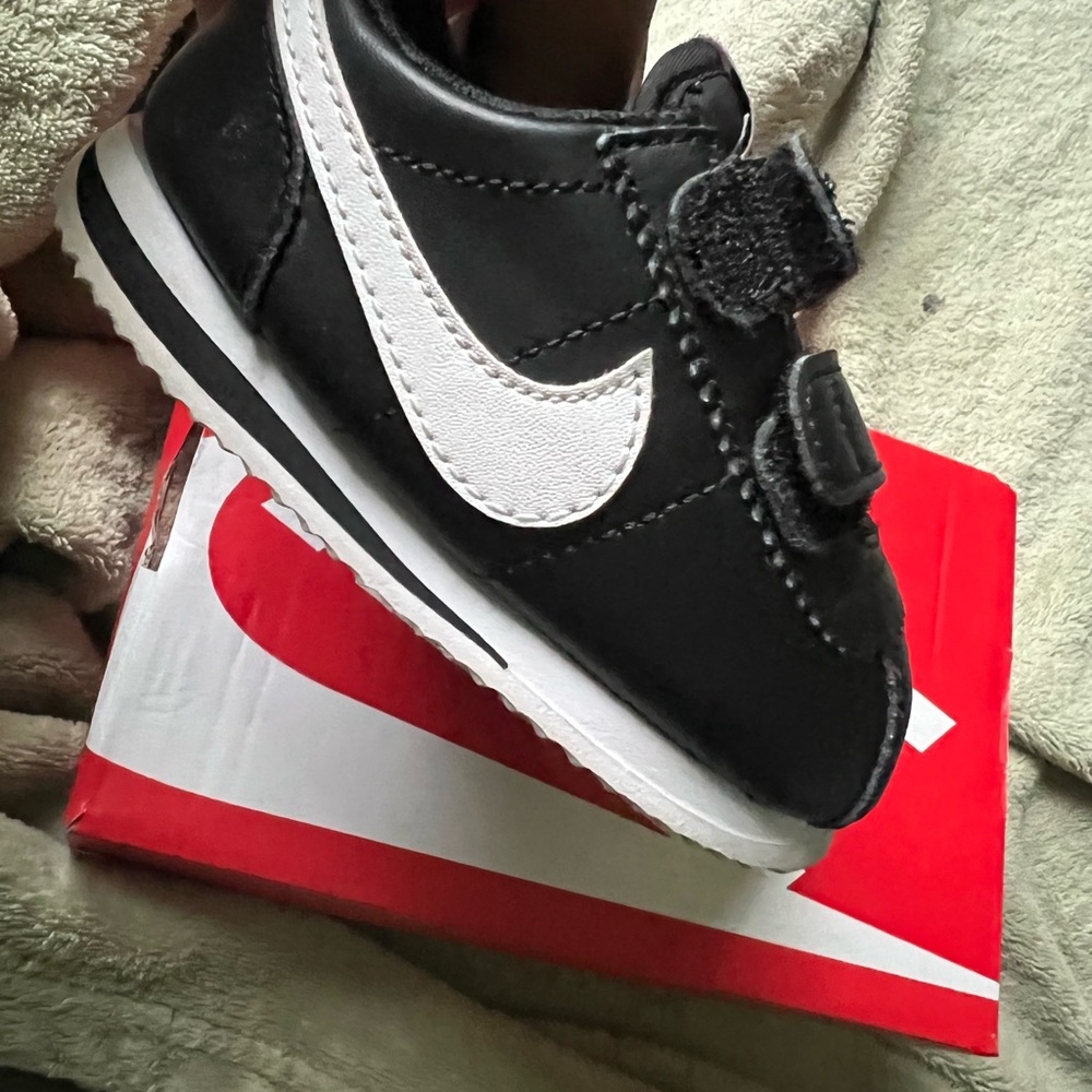 Nike cortez size 5c